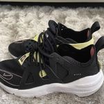 Nike Women’s Huarache Shoes Photo 0