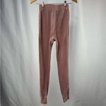 Tularosa Green The Vista Henley Top & Legging in Rose Pink Size Extra Small Photo 8