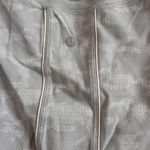 Lululemon  tee Photo 2