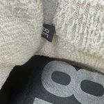 P448  Women’s Sz 38 / US 7.5 Star high-top sneaker in White Leather / Gray Laces Photo 8