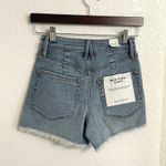 Good American NWT Womens Shorts Denim Curve High Rise Distressed Size 00 Photo 1