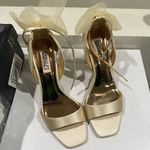 Badgley Mischka  Women's Kim Heeled Sandal Bow Block Heel Ivory Satin Size 7.5 Photo 1