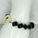 Chunky Black Beaded Green Open Oval Shell Bracelet Photo 5