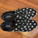 Clarks  Cloudsteppers Womens Sz 10 Breeze Ave Sneakers Black Sunflowers 26167814 Photo 2