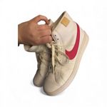 Nike  Court Royale 2 Mid Sneaker Women 9 White w/Pink Swoosh Hightop Photo 1