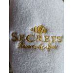 Hyatt Secrets Cabo San Lucas Hotel Resort Golf Spa SLIPPERS Unisex One Size NEW White Photo 3