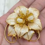 Vintage Unsigned 3D Flower Brooch Photo 6