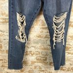 BLANK NYC NWT ‎ girlfriend cropped frayed hem distressed Photo 3