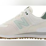 New Balance Women’s 574 Shoes Photo 3