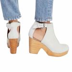 Free People Bone Off White Amber Orchard Clogs Shoes size 40 Photo 2