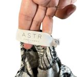 ASTR  The Label York Square Neck Long Sleeve Print Top‎ Photo 7