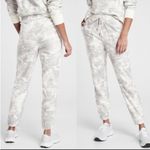 Athleta  Farallon Printed Jogger Size 16.  NWT Photo 1