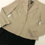 Rafaella Tan 2 Button Lined Blazer by Rafaela -‎ Size 4P Photo 0