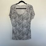 EUC Time and Tru Women's Short Photo 2