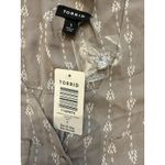 Torrid NWT Light Gray Blouse wi/ Arrow Pattern Size 1X 14-16 Photo 4