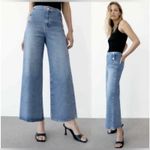 ZARA Women’s High Waisted Wide Leg Cropped Raw Hem Jeans Photo 2