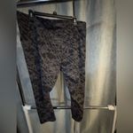 EXPRESS  TIE DYE YOGA XL LEGGINGS BLACK & GRAY SUPER SOFT!! Cropped & high waist Photo 5