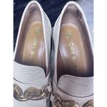 Tory Burch Jessa White Croc Embossed Leather Brass hardware Heeled Pumps EUC 6.5 Photo 4