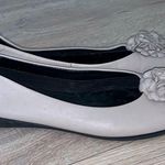 Studio Flex’s Studio Flexx Women's Leather Ballet Flats Leather Rosette Detail Size 8 Photo 2
