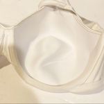 Bali  Size 40C White Lightly Lined Womens Bra Photo 2