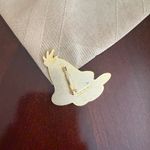 Vintage 1990 Warner Bros Brooch Photo 1