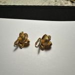 Signed Pastelli Rose Flower Gold Tone Vintage Clip On Clip Photo 2