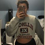 Gildan College Cropped Sweatshirt Photo 0