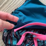 Lululemon  Women's Energy Bra Mini Palm Tofino Teal Multi Print Size 4 Photo 3