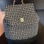 Tommy Hilfiger NWT Camilla II Flap Backpack jacquard black/white Photo 3