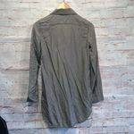 Gap gray lightweight shirt XS button down collared neck cuffs hi low hem loose Photo 5