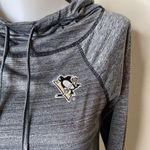 Antigua  Pittsburgh Penguins NHL Lightweight Pullover Hoodie Gray Women’s Sz M Photo 1