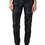 prAna New NWT Womens Pants Layna Joggers M Black Gray Camo HIgh Rise Waist Silky Photo 7
