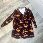NWOT Womens Halloween Pumpkin Jack O Lantern Womens Button Up V Neck Button Down Black Size 2X Photo 1
