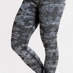 women's best Camo Seamless Leggings Photo 0