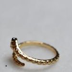 Source Unknown Black Eyed Coiled Cobra Gold Tone Size 7 Goth Punk Biker Ring Photo 3