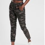 Athleta  Farallon Pants in Olive Camo size 0 Photo 24