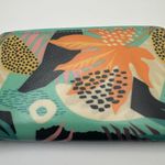 Wander Vibrant Tropical Artistic Print Zippered Wallet Abstract Floral Motifs Green Photo 6