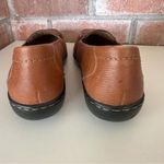 Clarks Ashland Slip On Loafers Women’s 8 Tan Chestnut Leather Photo 2