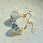 Handmade porcelain tea cup & freshwater pearls unique fun fairy antique style dangle earrings🫖🍃🌀 Photo 4