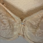 Wacoal Women’s Lace Finesse Underwire Bra Size 34DD 855201 Nude Sand Photo 3