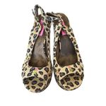 Betsey Johnson  Mystify Leopard Embroidered Sling Back Platform Heels size 8 Tan Photo 4