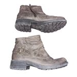 Earth Origins  Faux Leather Side Zip Booties Women's size 7.5M Photo 5