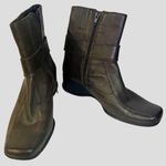 Clarks Women’s Brown Leather Booties Size 6 Photo 0