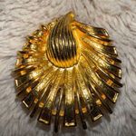 Vintage Gold Belt Buckle Scarf Holder Made In Spain Gold Tone Swirl Shell Unique Photo 0