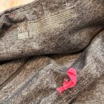 Victoria Sport Victoria's Secret Sport women's small black/gray capri leggings Photo 3