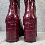 Steve Madden  Women's Knee High “Triumph” Boots Size 7 Burgundy Croc-Embossed Photo 2