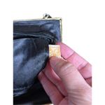 Vintage Beaded Handbag Black Beads Over Tapestry Kiss Lock Clasp Single Handle Black Photo 7