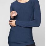 Athleta NWT Threadlight Asym Relaxed Longsleeve Shirt in Constellation Blue XL Photo 0