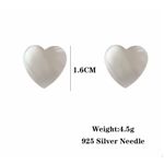 Boutique NEW Large Acrylic Heart Stud Earrings Pearl White Minimalist Elegant‎ 1.6cm Photo 3