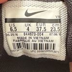 Nike Flex Experience RN5 running grey and White Athletic Shoes, size 6.5 women Photo 2